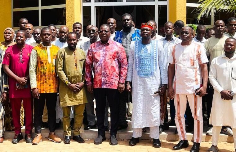 Jeunes commerçants burkinabè : la mobilisation pour une économie patriotique s&rsquo;organise