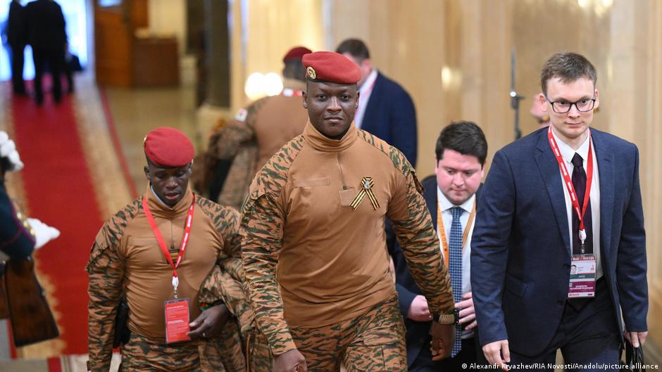 Révolution populaire au Burkina Faso : espoir ou mirage politique ?