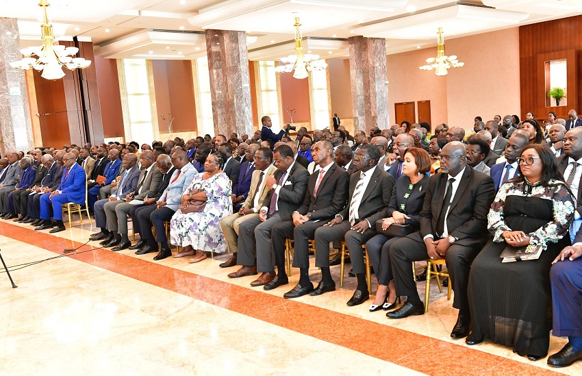 Gabon salué par V‑Dem comme une rare progression démocratique