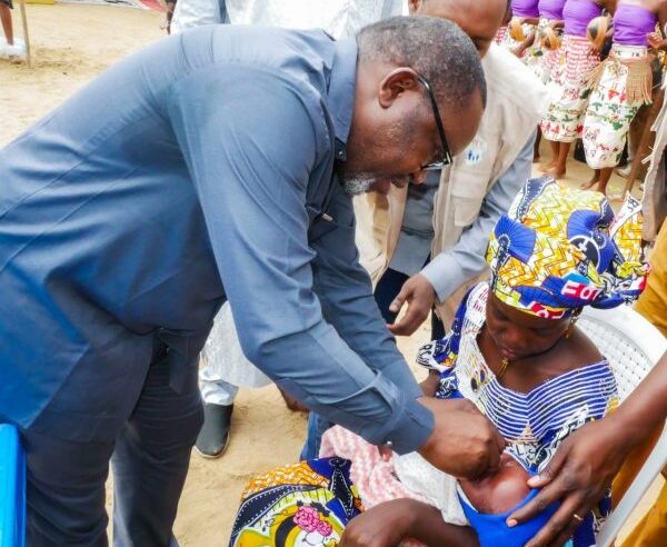 Campagne de vaccination au Tchad contre la poliomyélite et la malnutrition
