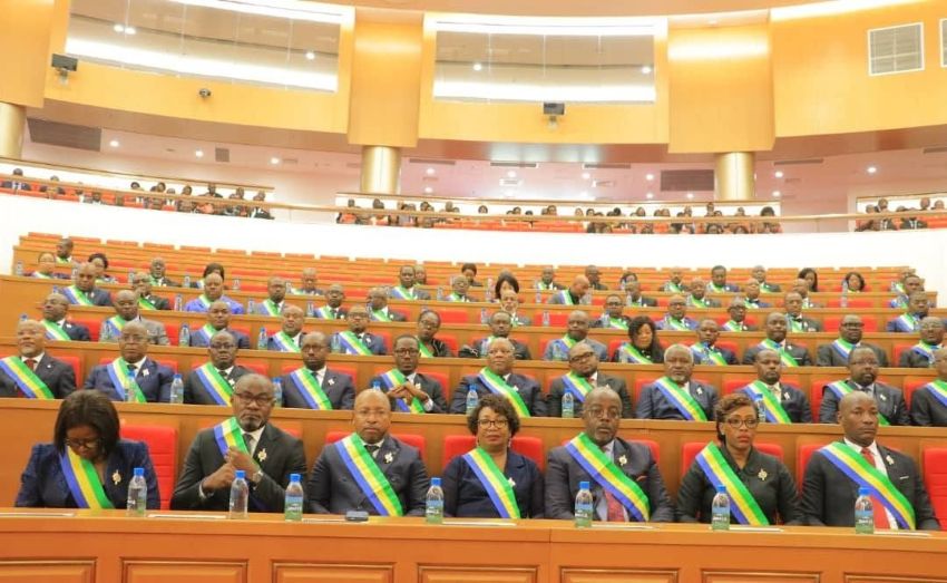 Gabon : le parlement devient le pilier de la nouvelle république