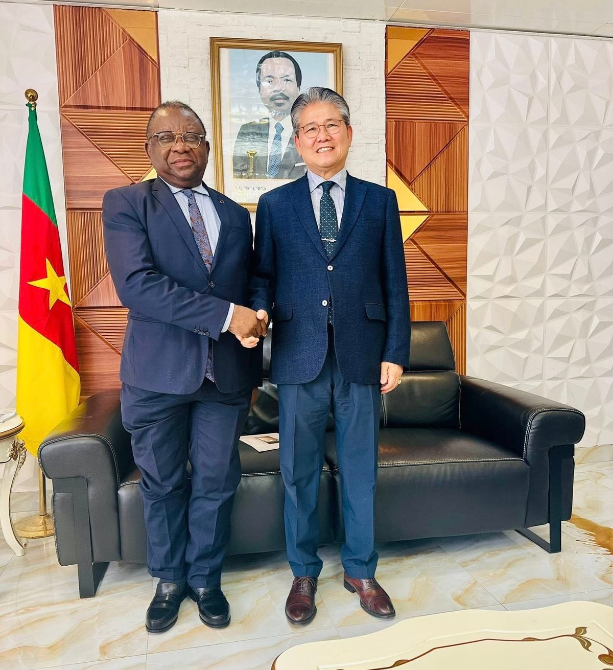 Cameroun : un industriel coréen prêt à investir dans le cacao et l&rsquo;industrie