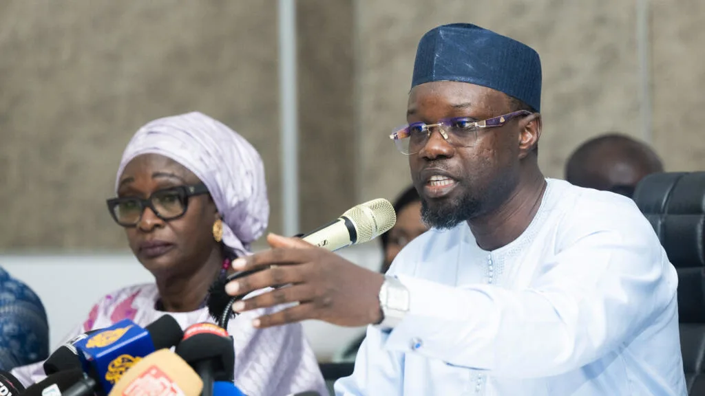 Ousmane Sonko lors d'une conférence de presse au Sénégal