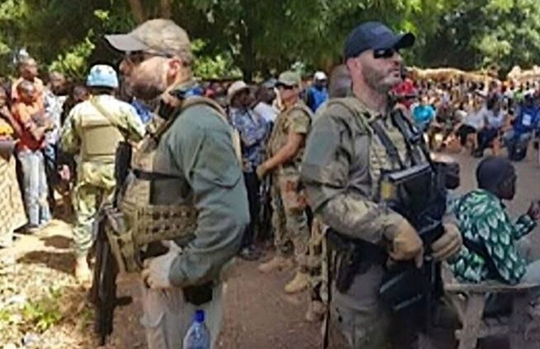 Après avoir révélé les agissements de Wagner en Centrafrique, un lanceur d’alerte se voit refuser l’asile en France… Emmanuel Macron lui avait pourtant accordé un laisser