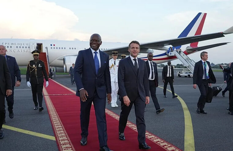 Le président gabonais Brice Clotaire Oligui Nguema en visite d&rsquo;État en France