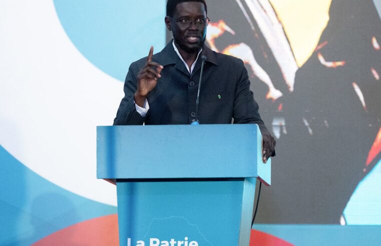 Le président sénégalais Bassirou Diomaye Faye renforce sa position face à la surenchère patriotique