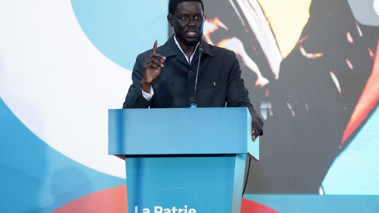 Le président sénégalais Bassirou Diomaye Faye renforce sa position face à la surenchère patriotique