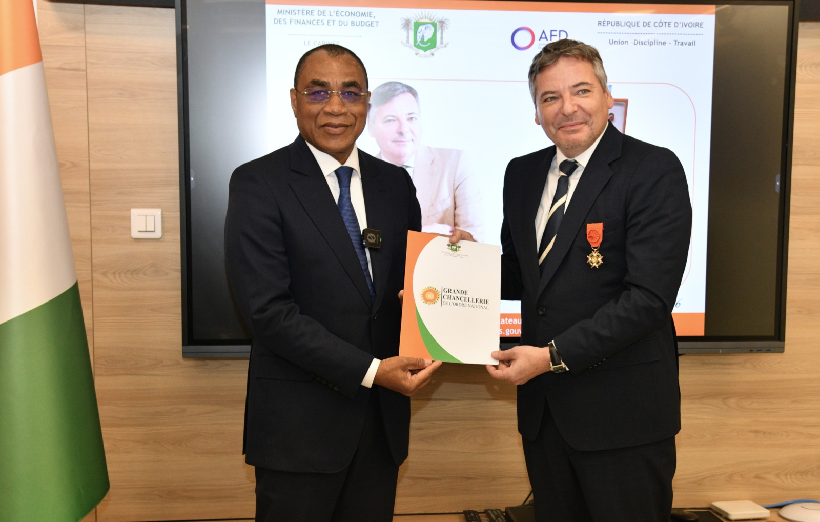Adrien Haye honoré par la Côte d&rsquo;Ivoire pour son engagement au développement
