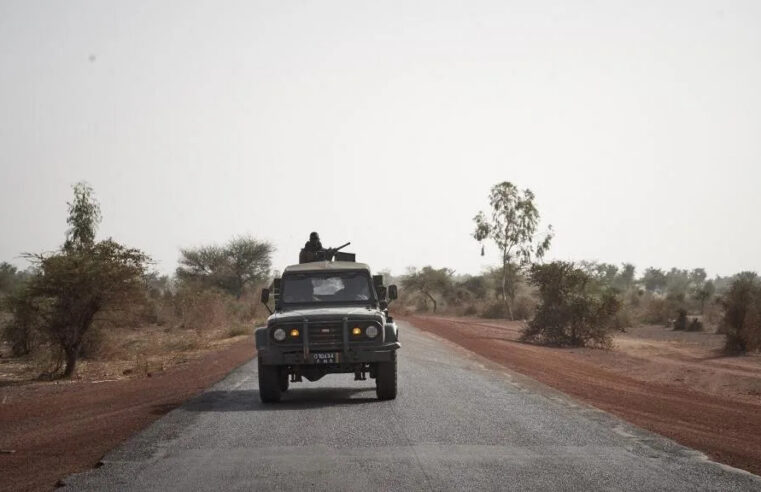 Mali: après la déroute de l&rsquo;armée malienne face aux jihadistes du Jnim, Kouakourou s&rsquo;est vidé de ses habitants