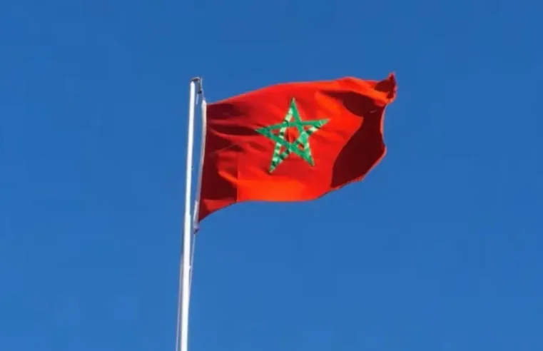 Profanation du drapeau marocain : l&rsquo;Ambassade du Maroc en France dénonce des actes de violences