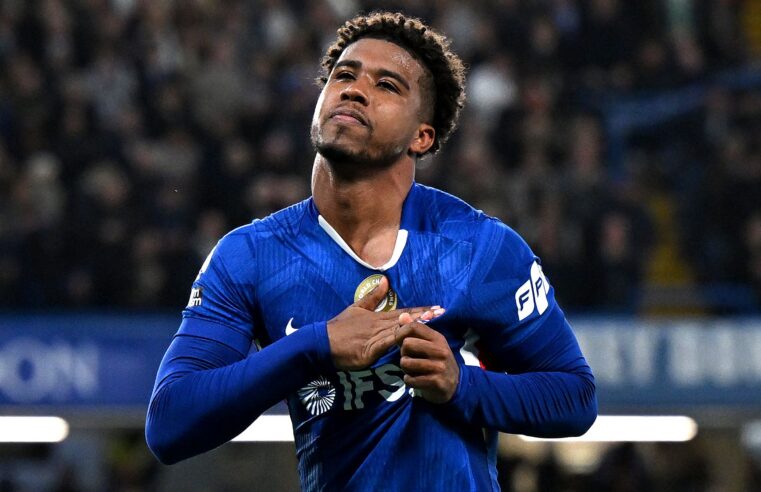 Le recrutement d’Andrey Santos par Manchester United, estimé à 50 millions de livres sterling, est qualifié de « curieux » et « risqué » par d’anciennes gloires des Red Devils et de Chelsea, qui partagent le même avis sur ce transfert