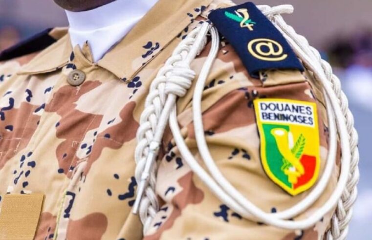 Opération record de saisie de téléphones contrefaits à la frontière du Bénin