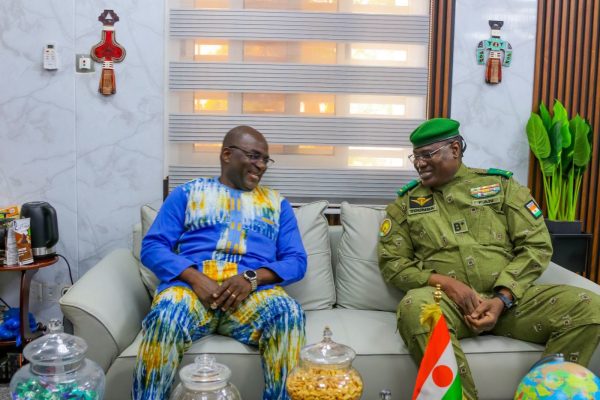Renforcement de la coopération et des initiatives de sécurité dans le Sahel