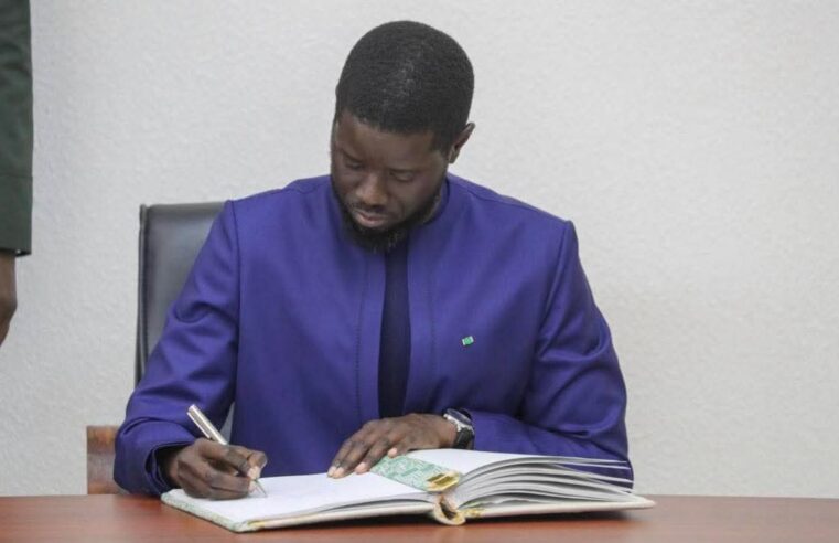 Nouvelle vague de limogeages au Sénégal : Diomaye Faye écarte les soutiens de Sonko
