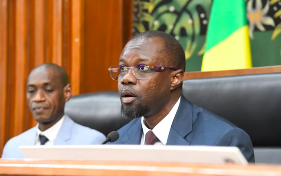 Sonko menace le gouvernement d&rsquo;Al Aminou Lo de censure