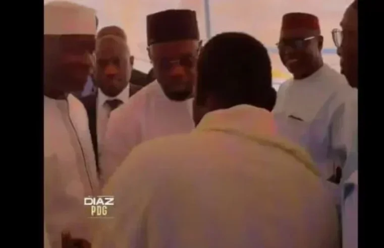 Ousmane Sonko présente ses condoléances à la famille du Jaraaf Papa Youssou Ndoye à Ouakam