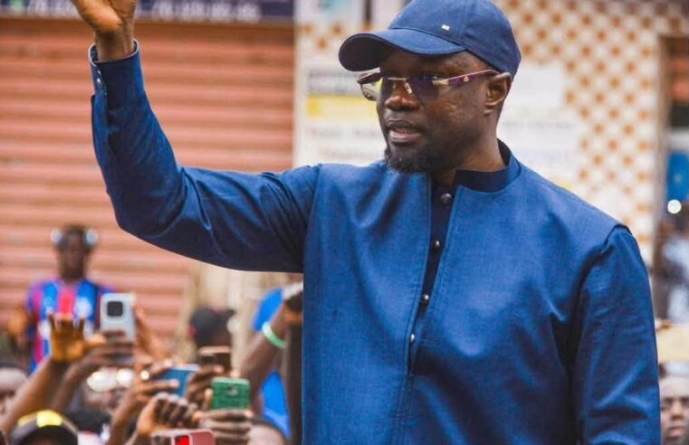Ousmane Sonko en tournée triomphale dans la banlieue dakaroise