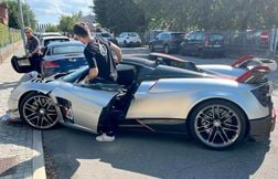 Cette Pagani fait ce que font peu d’hypercars&nbsp;: rouler