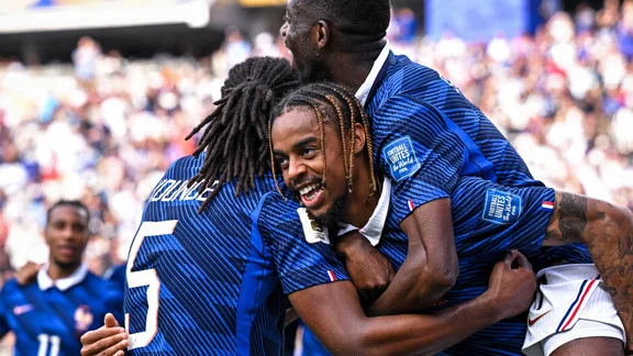 Bradley Barcola en action avec les Bleus