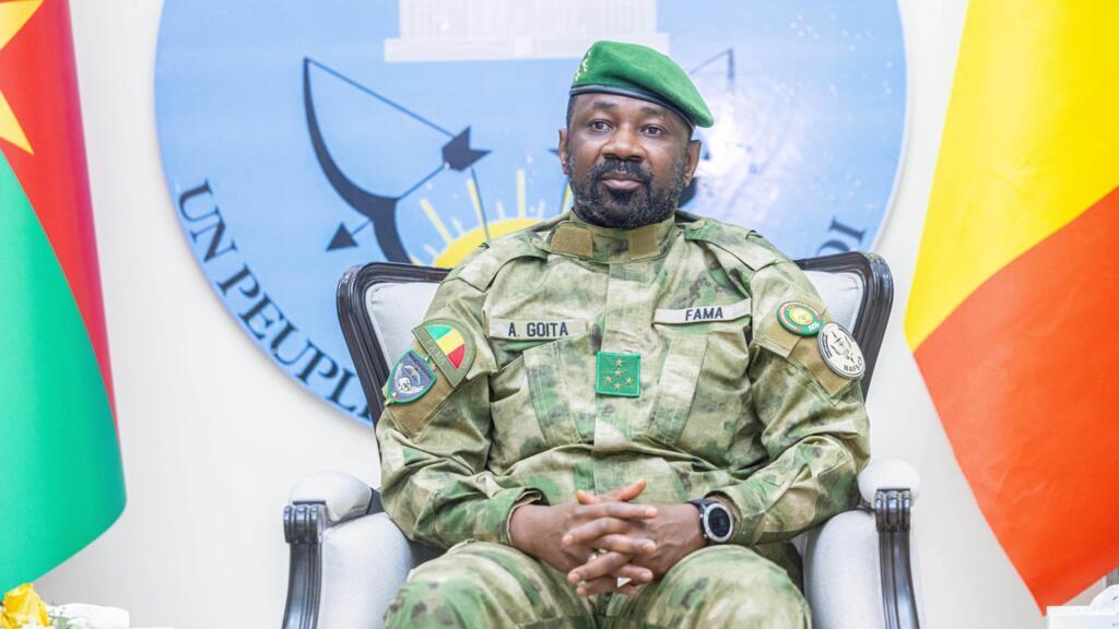 Le président de transition malien, le général Assimi Goïta, lors du sommet de l'Alliance des États du Sahel à Bamako en décembre 2025.