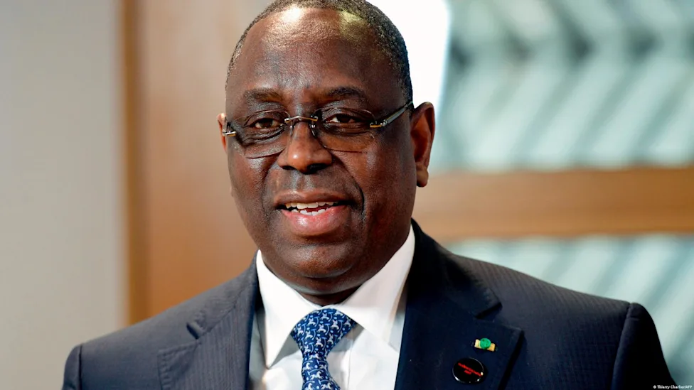Portrait officiel de Bassirou Diomaye Faye et Macky Sall lors d'une rencontre