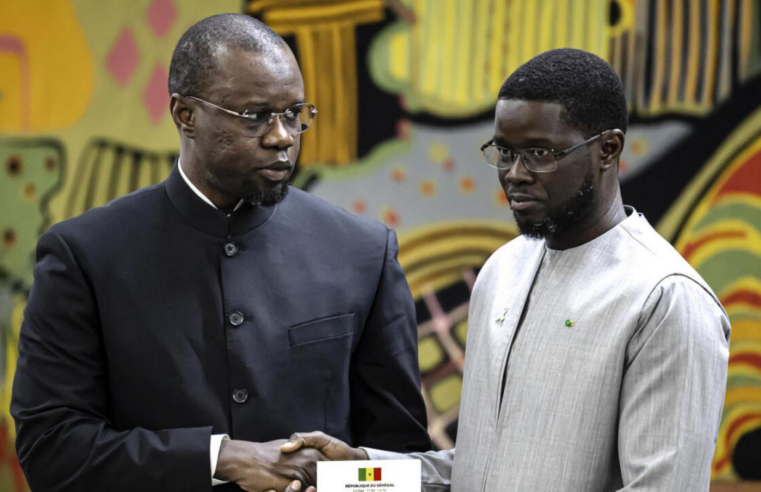 Sonko défie le pouvoir : dissolution de l&rsquo;Assemblée jouerait en sa faveur au Sénégal