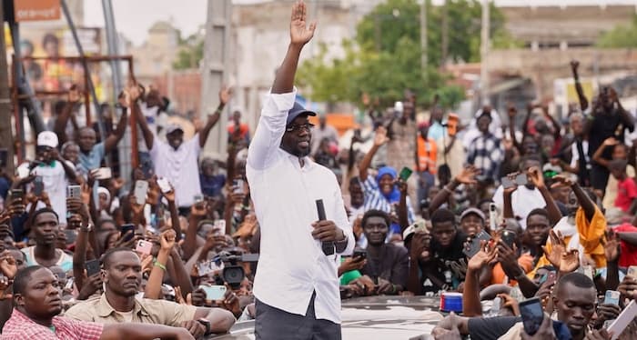 Sonko relance la vente de cartes après le Magal de Touba