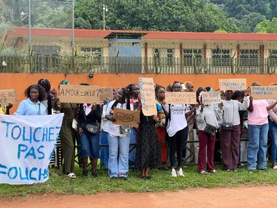 Manifestation de soutien des jeunes filles centrafricaines à l&rsquo;ambassadeur de France en Centrafrique