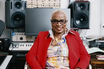 Angélique kidjo entre au panthéon de hollywood : une première pour l&rsquo;afrique