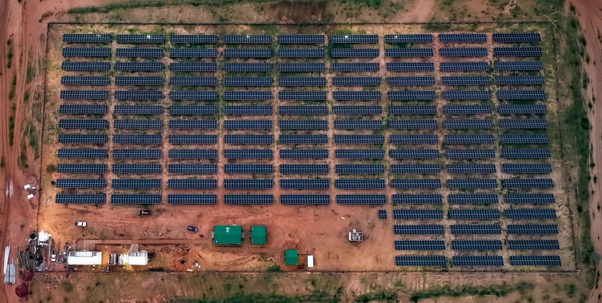 Centrale solaire d'Adré au Tchad : infrastructure photovoltaïque moderne