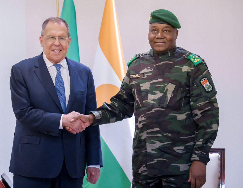 Niger : à Niamey, la population saccage un convoi d&rsquo;eau destiné aux Russes d&rsquo;Africa Corps