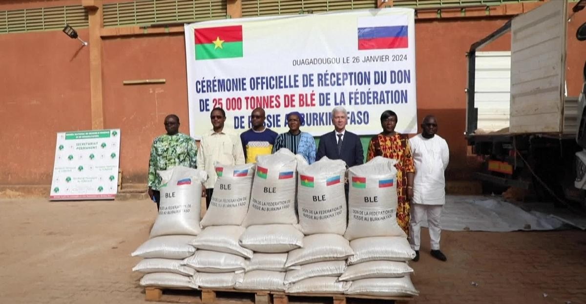 Autosuffisance alimentaire au Burkina Faso : le don de 25 000 tonnes de blé russe remet-il en cause la souveraineté revendiquée ?